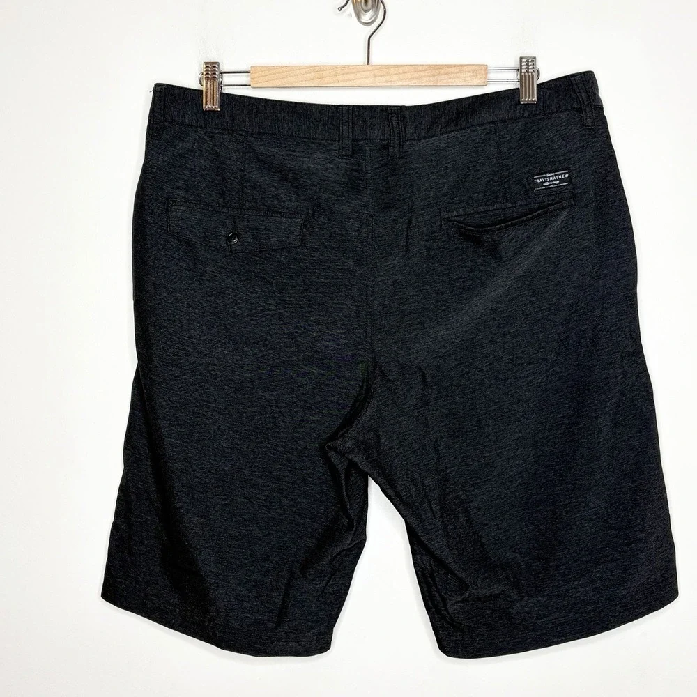 Travis Mathew Shorts Charcoal Gray Mens Size 34 Tech Golf Performance Stretch